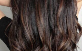 cabelo escuro com mechas